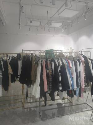 本公司在廣州萬佳服裝批發(fā)市場和廣州十三行新中_模特約拍動(dòng)態(tài)